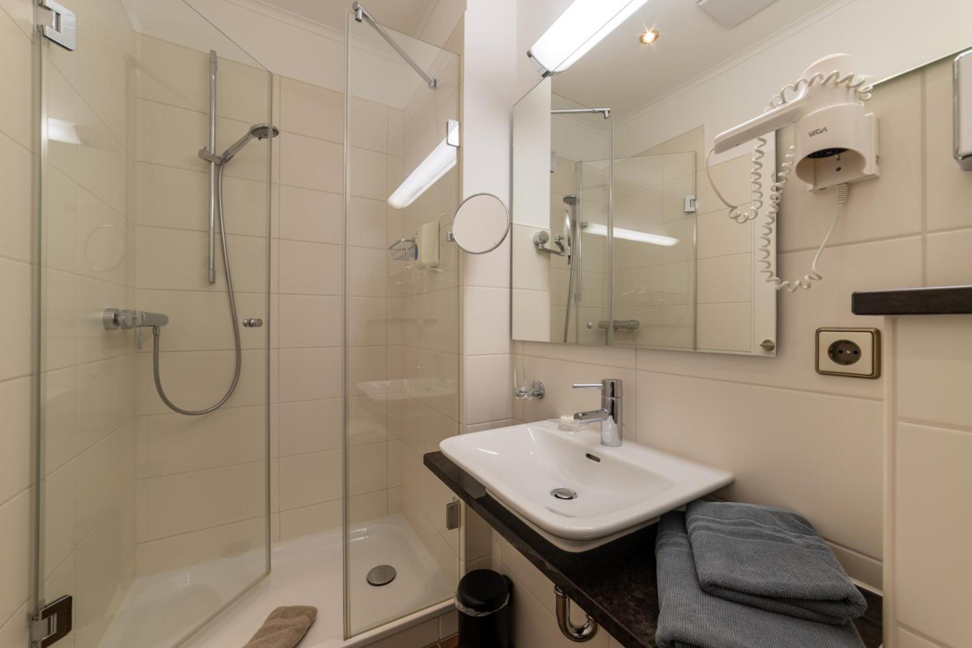 Hotel Schoengarten Garni Lindau  Bagian luar foto