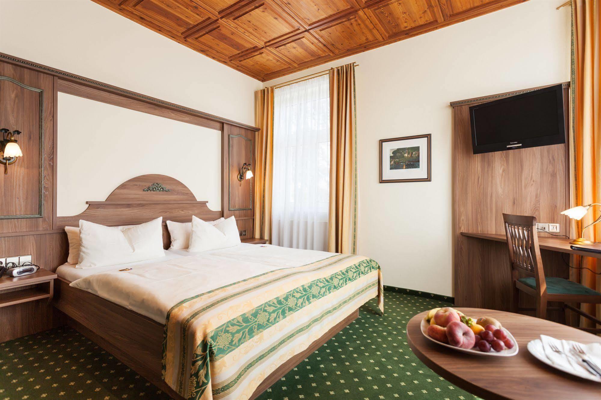Hotel Schoengarten Garni Lindau  Bagian luar foto